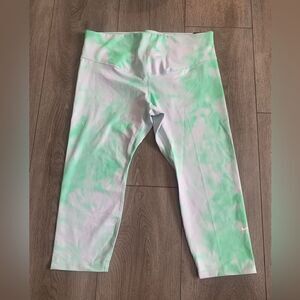 Nike one tight fit mid rise, crop lenght tights